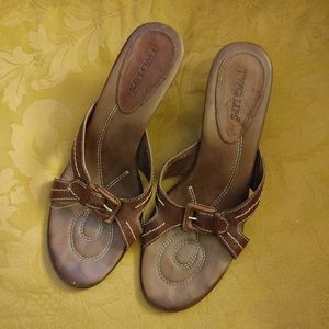 Brown leather 3" heels